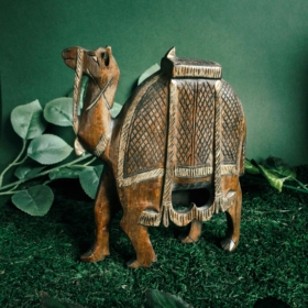 dekoras-namų-interjeras-medinės-dekoracijos-medinis-kupranugaris-1