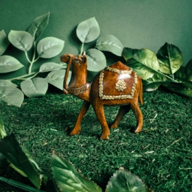 dekoras-namų-interjeras-medinės-dekoracijos-medinis-kupranugaris-4