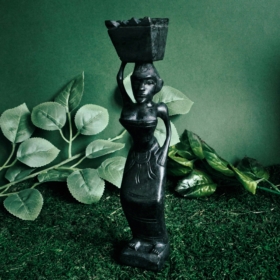 juoda-medinė-statulėlė-1