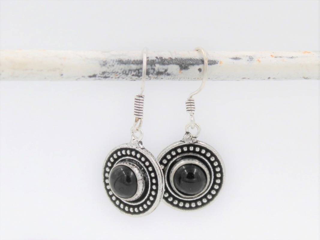 papuošalai-auskarai-sidabriniai-su-oniksu-2