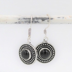 papuošalai-auskarai-sidabriniai-su-oniksu-2