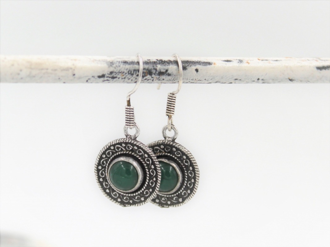 papuošalai-auskarai-sidabriniai-su-žaliu-oniksu-4