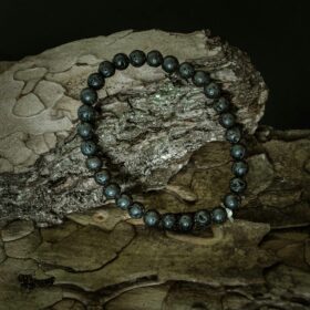 papuošalai-apyrankė-lavos-karoliukų-2