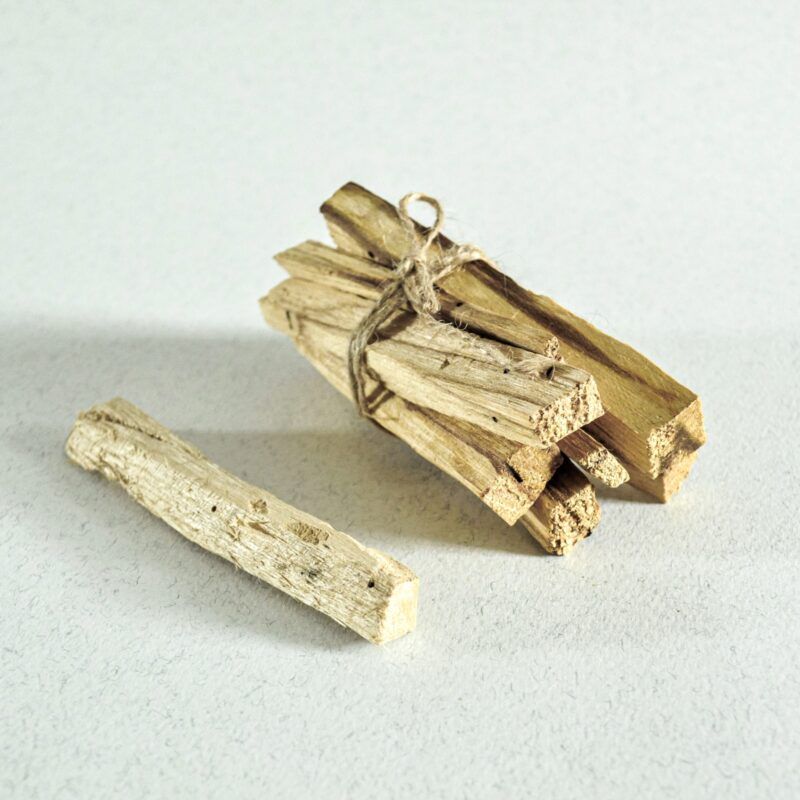 Kvapai-palo-santo-lazdeles-palo-santo-kvepiancios-lazdeles