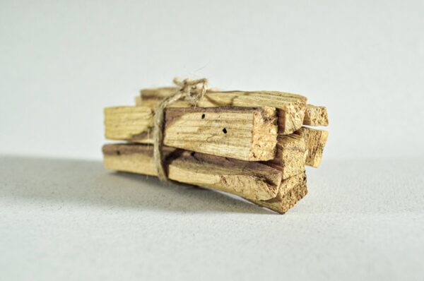 Kvapai-palo-santo-lazdeles-palo-santo-kvepiancios-lazdeles-3