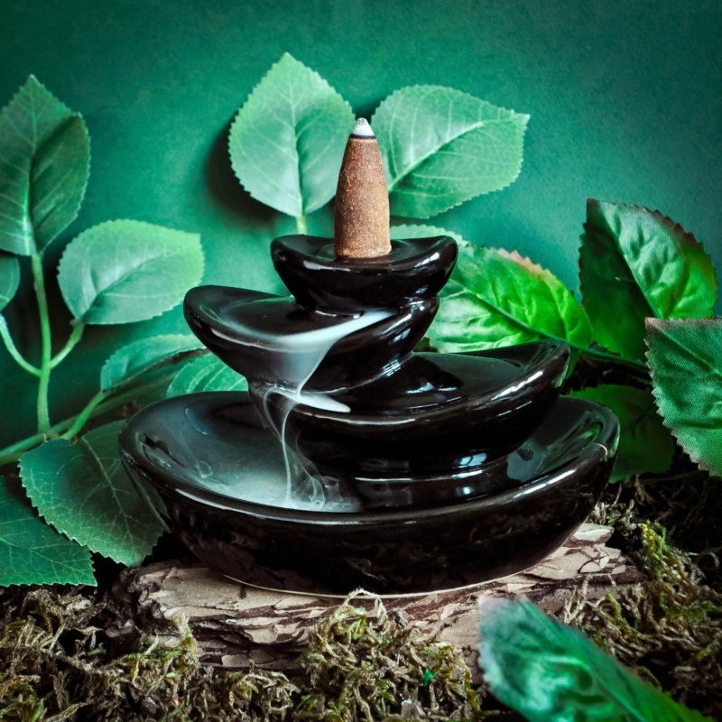 Indiski-kvapai-smilkalinės-krioklio-efekto-backflow-smilkaline-laivas