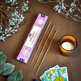 kvapai-is-indijos-smilkalai-nag-champa-nirvana-smilkalai