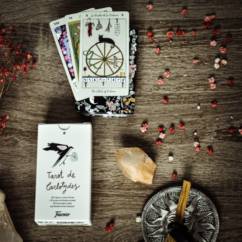 aksesuarai-is-indijos-taro-kortos-tarot-de-Carlotydes-taro-kortos