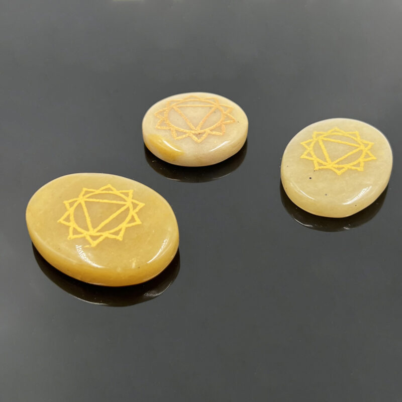 kristalai-kiseniniai-kristalai-geltonas-avantiurinas-su-saules-rezginio-chakra