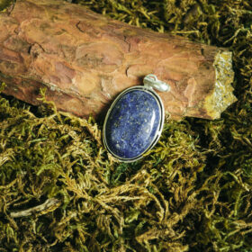 kristalai-pakabukai-is-kristalu-lazurito-pakabukas-2