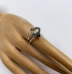 indiski-papuosalai-zalvariniai-ziedai-zalvarinis-ziedas-su-labradorito-akmenuku-2