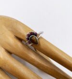 indiski-papuosalai-zalvariniai-ziedai-zalvarinis-ziedas-su-tigro-akies-akmenuku-14