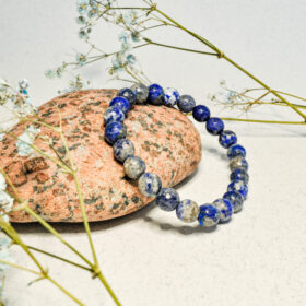 papuosalai-is-kristalu-apyrankes-is-kristalu-apyranke-is-lazurito-deimantinio-apdirbimo