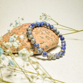 papuosalai-is-kristalu-apyrankes-is-kristalu-apyranke-is-lazurito