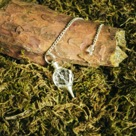 kristalai-kristalu-pakabukai-svytuokle