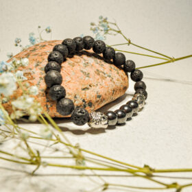 papuosalai-is-kristalu-apyrankes-is-kristalu-apyranke-is-hematito-ir-lavos-akmens