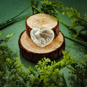 kristalai-kristalu-pakabukai-pakabukas-sirdele-is-kalnu-kristolo