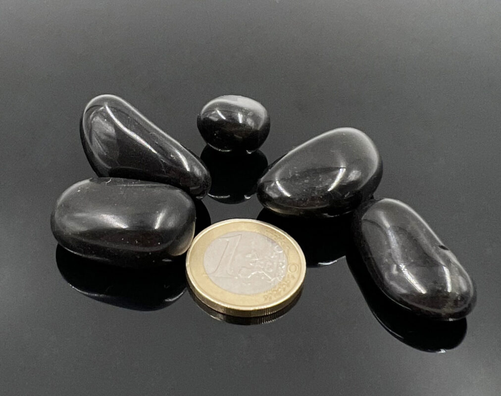 kristalai-kiseniniai-kristalai-juodas-agatas