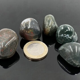 kristalai-kiseniniai-kristalai-kraujo-akmuo