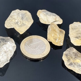 kristalai-neapdirbti-kristalai-neapdirbtas-citrinas