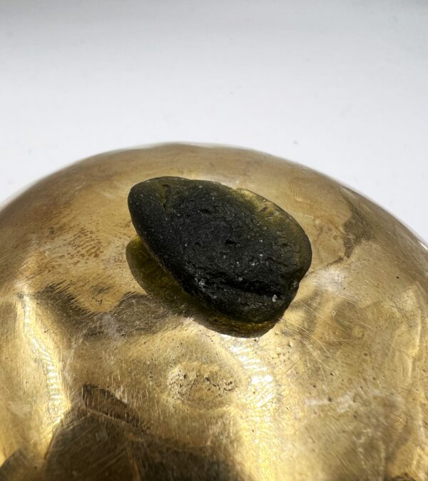 kristalai-neapdirbti-kristalai-moldevitas-su-sertifikatu-2