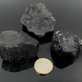 kristalai-neapdirbti-kristalai-turmalinas-neapdirbtas