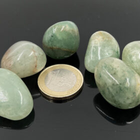 kristalai-kiseniniai-kristalai-zadeitas