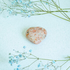 kristalai-apdirbti-kristalai-sirdele-is-saules-akmens