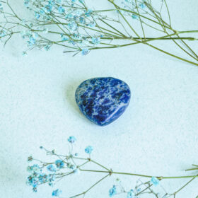 kristalai-apdirbti-kristalai-sirdele-is-sodalito