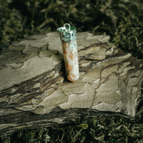 kristalai-kristalu-pakabukai-saules-akmens-pakabukas