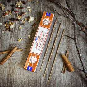 kvapai-is-indijos-smilkalai-nag-champa-dark-cinnamon-smilkalai