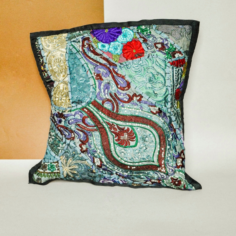 namu-dekoras-pagalves-uzvalkalai-sifoninis-pagalves-uzvalkalas-juoda