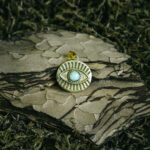 indiski-papuosalai-zalvariniai-pakabukai-zalvarinis-pakabukas-akis-su-kristalu-vaivoryktsinis-menulio-akmuo-auksine