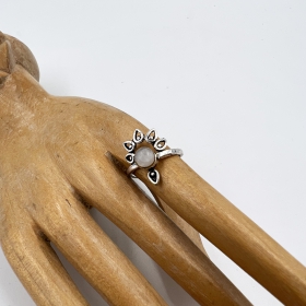 indiski-papuosalai-papuosalai-is-zalvario-zalvariniai-ziedai-zalvarinis-ziedas-su-kristalu-menulio-akmuo