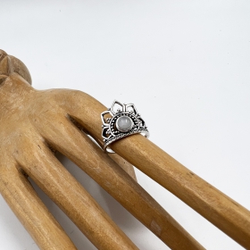 indiski-papuosalai-papuosalai-is-zalvario-zalvariniai-ziedai-zalvarinis-ziedas-su-kristalu-menulio-akmuo