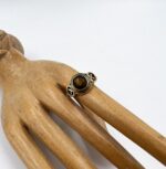 indiski-papuosalai-papuosalai-is-zalvario-zalvariniai-ziedai-zalvarinis-ziedas-su-kristalu-tigro-akis