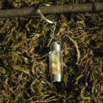 kristalai-raktu-pabaukai-su-kristalais-raktu-pakabukas-su-kristalais-buteliukas-citrinas