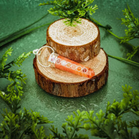 kristalai-papuosalai-is-kristalu-pakabukai-is-kristalu-pakabukas-is-karneolio-su-7-cakru-kristalais