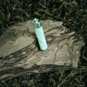 kristalai-papuosalai-is-kristalu-pakabukai-is-kristalu-pakabukas-is-amazonito-kristalo