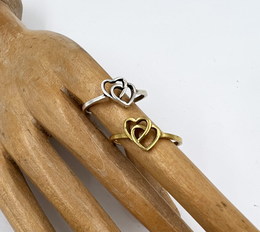 papuosalai-is-indijos-zalvariniai-papuosalai-zalvariniai-ziedai-zalvarinis-ziedas-su-sirdelemis