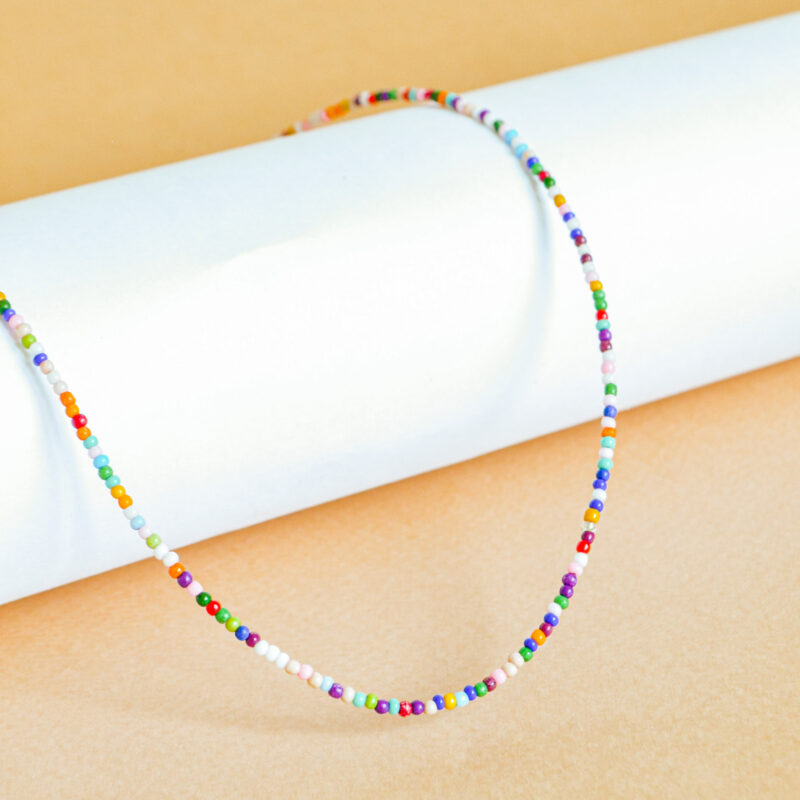 Indiski-papuosalai-veriniai-is-karoliuku-verinys-is-karoliuku-spalvota