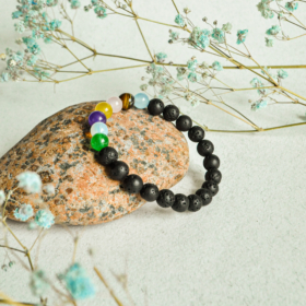 kristalai-apyrankės-is-kristalu-apyrake-is-lavos-su-7-cakru-kristalais