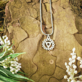 indiski-papuosalai-papuosalai-is-zalvario-zalvarinia-pakabukai-zalvarinis-pakabukas-su-cakra-vishuddha