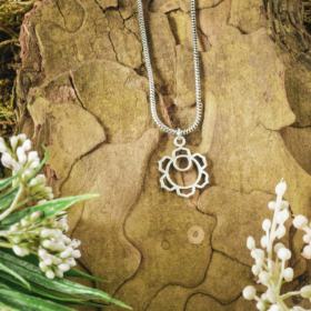 indiski-papuosalai-papuosalai-is-zalvario-zalvarinia-pakabukai-zalvarinis-pakabukas-su-cakra-svadhisthana