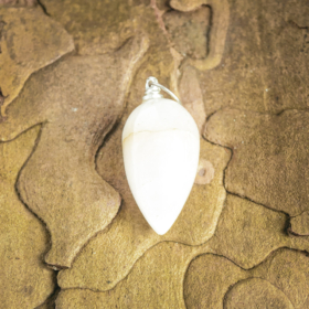 kristalai-papuosalai-is-kristalu-pakabukai-is-kristalu-pakabukas-laselis-is-rozinio-kvarco