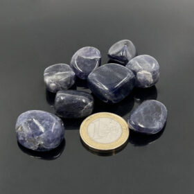 kristalai-kiseniniai-kristalai-iolitas