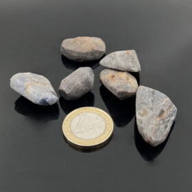 kristalai-neapdirbti-kristalai-neapdirbtas-melynas-safyras