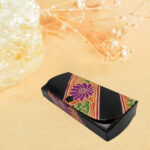 aksesuarai-is-indijos-odinis-deklas-akiniams-6