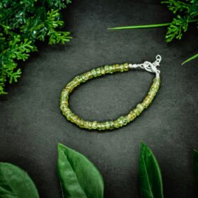 kristalai-papuosalai-is-kristalu-apyrankes-is-kristalu-apyranke-is-peridoto