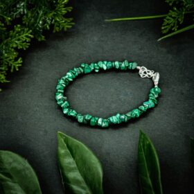 kristalai-papuosalai-is-kristalu-apyrankes-is-kristalu-apyranke-is-malachito-cipsu